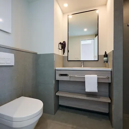 Premier Ξενοδοχείο 3*